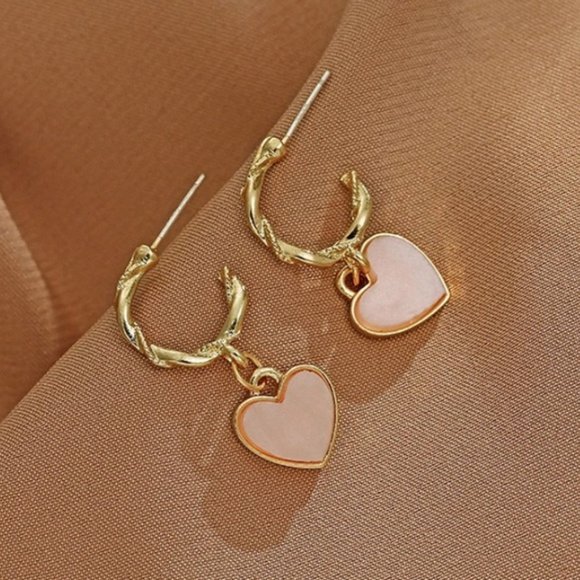 💙💕💕Last one Light Pink Heart Twist Hoop Earring - Picture 12 of 16